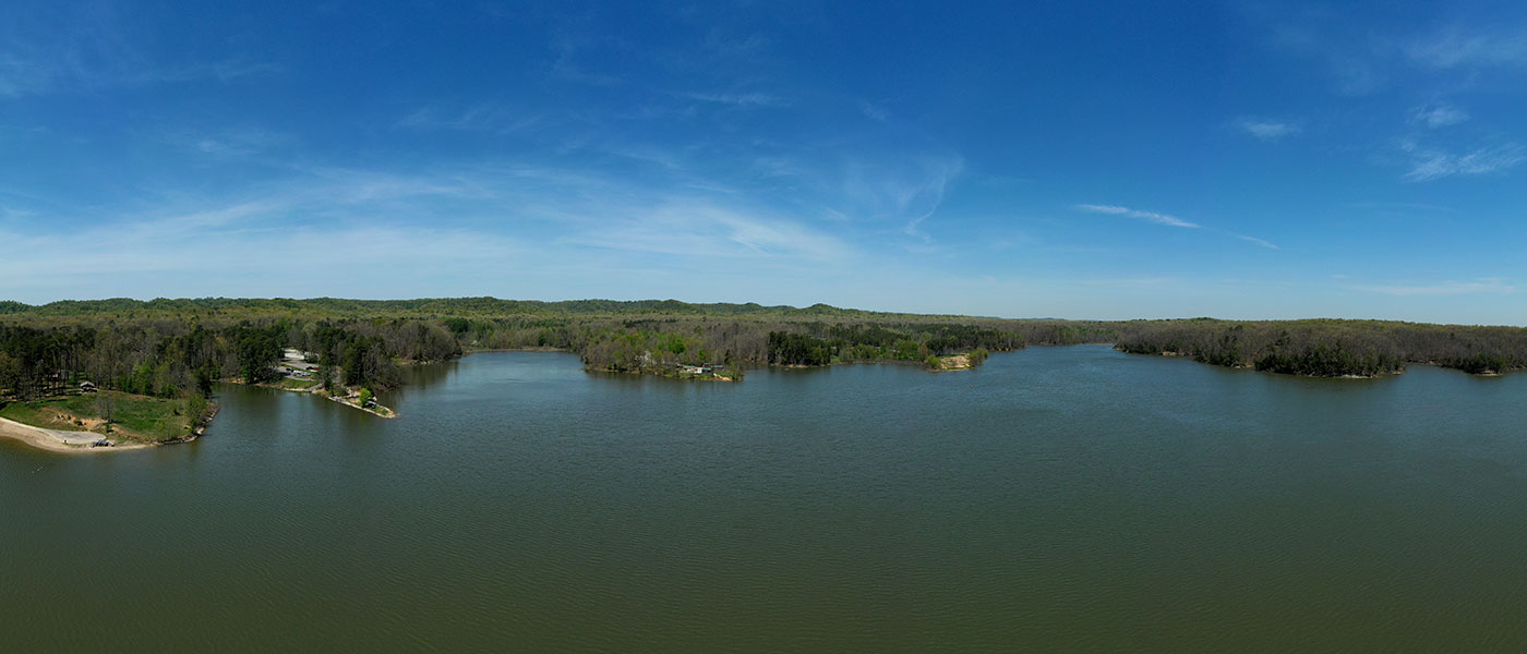 wide view of the deam lake shore