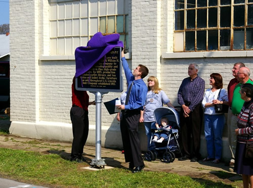 Unveiling the marker (photo courtesy of Rhonda Bolner, the marker applicant).