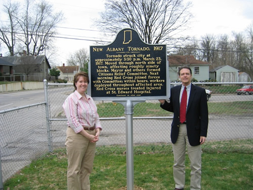 Robin Davis Sekula and David Barksdale, President of the Floyd County Historical Society and County Historian, with the marker.