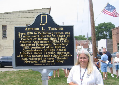 Donna Watson, member of Amo's Town Council, helped with arrangements for the marker's installation.